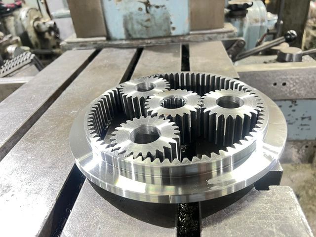 تروس المجموعة الشمسية — EL Badr Industries, 1